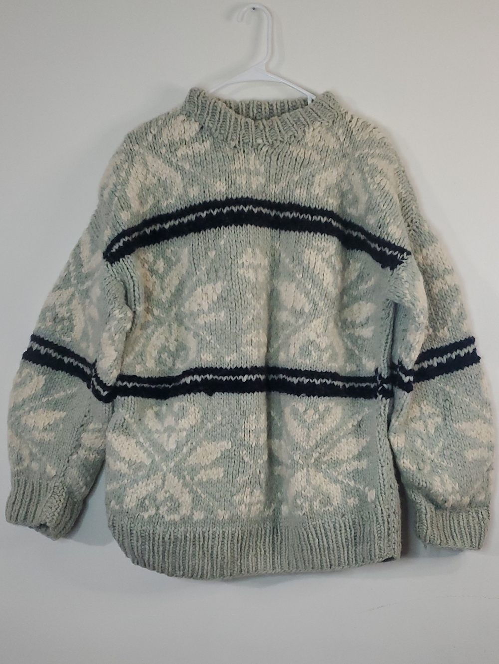 Vintage Wool Hand Knit Cozy Snowflake Sweater By Elegant Passage Made In Ecuador